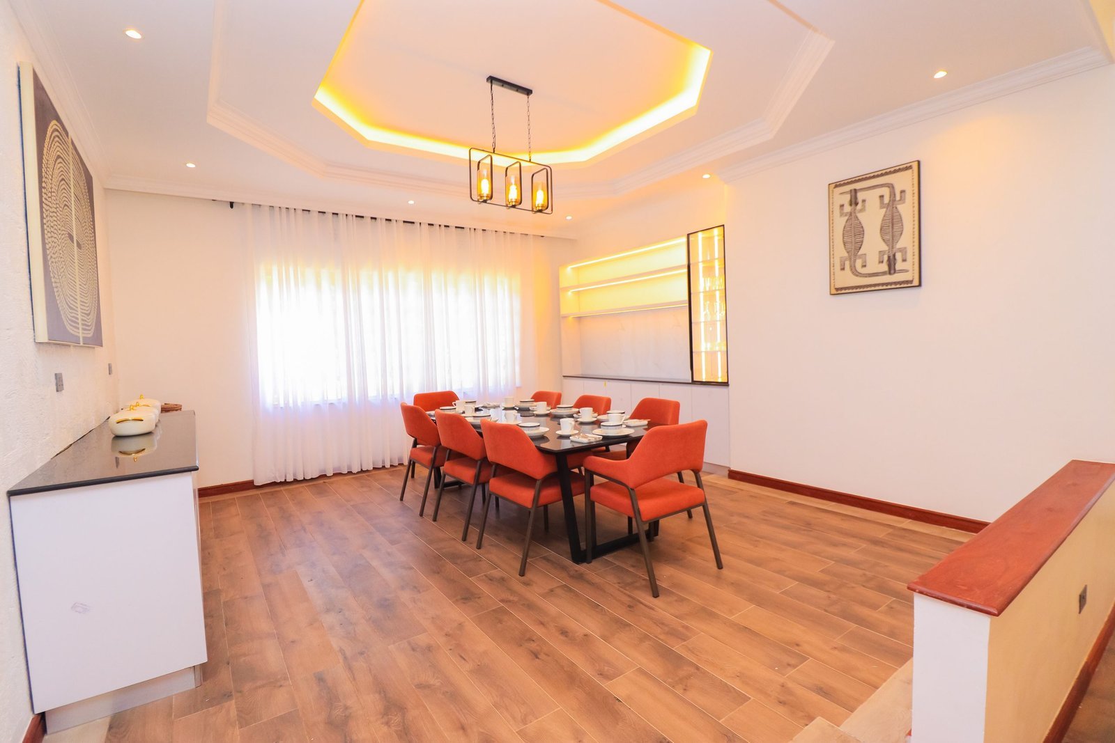 Make meals a moment at Isiolo Holiday Home